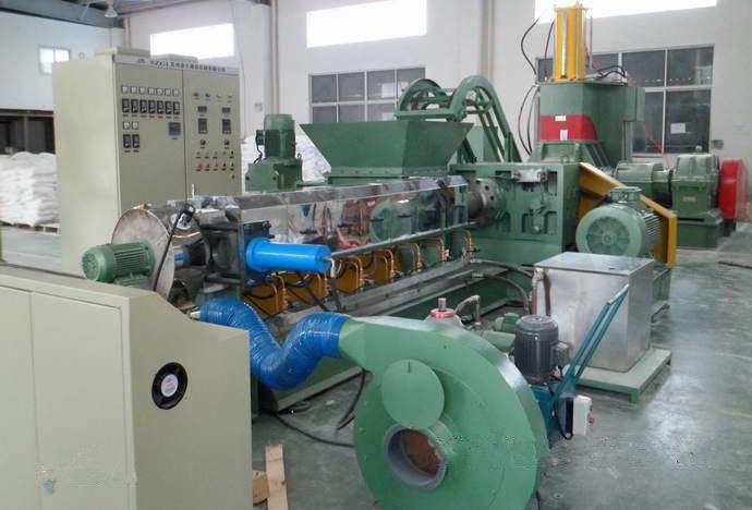 連續密煉機+熔體泵造粒(lì)機組 連續密煉機+熔體泵造粒機組(zǔ)